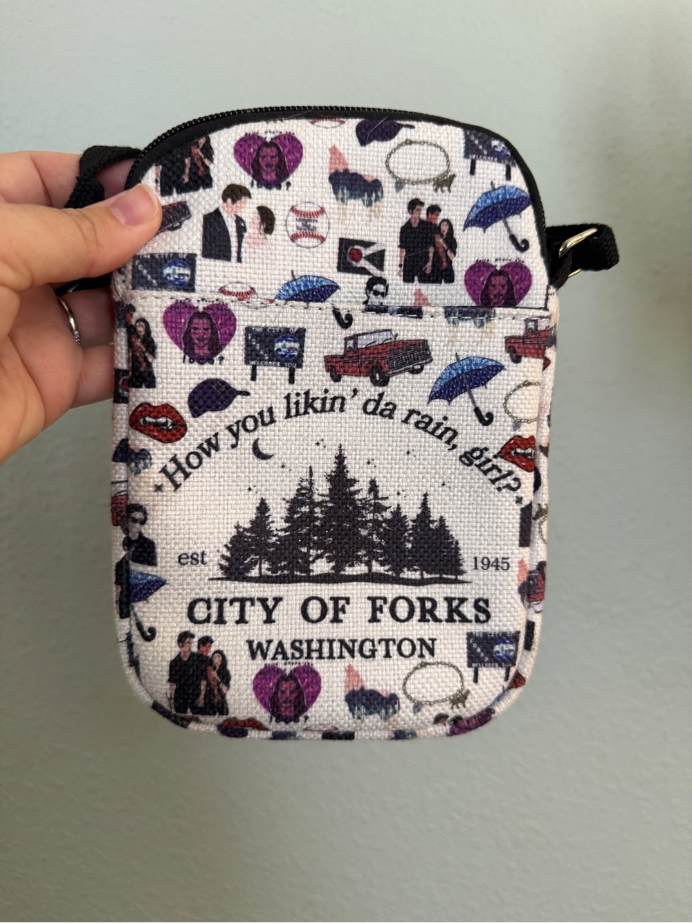City of Forks Washington Crossbody Pouch - White with Black Print